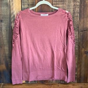 Long sleeved lace top